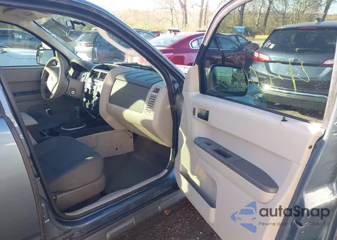 2011 Ford Escape Xls из США, поврежденный, VIN 1FMCU0C76BKC53742